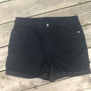 Black short size 8